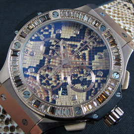 新着商品 HUBLOT ビッグバン ボア Asian 7750搭載 自動巻き 21600振動 バケットダイヤ スモールセコンド カレンダー